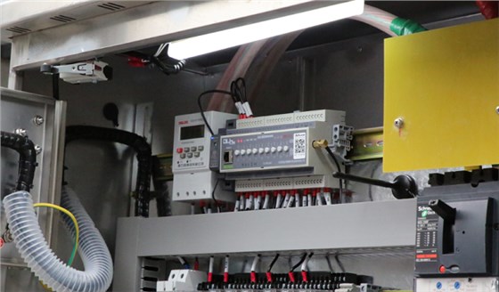 央視上海總站國(guó)際傳媒港燈光項(xiàng)目配電箱